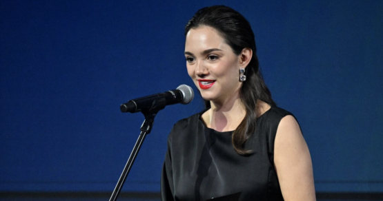 Евгения Медведева впервые поделилась кадрами в свадебном платье