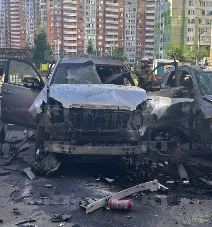 Автомобиль с людьми взорвался в Москве