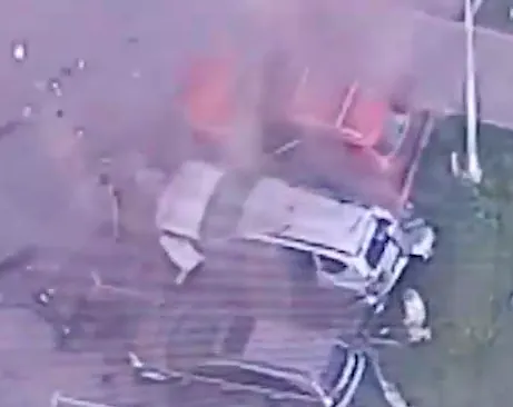 Появились кадры взорванной в Москве машины