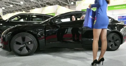 Москвич выплатил 10 млн рублей алиментов под угрозой продажи его машины Tesla