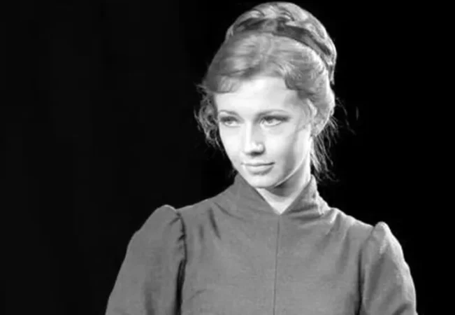 37 летней актрисой екатериной васильевой
