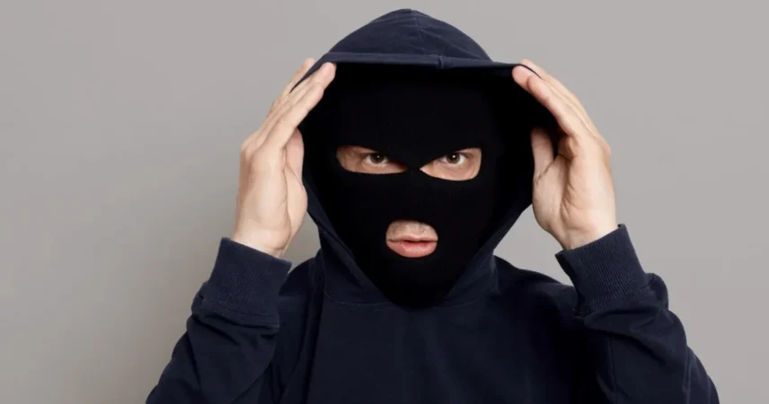 В Росгвардии рассказали, как воры выбирают квартиру для ограбления