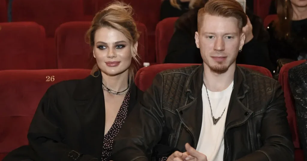 Внук Пугачевой оказался в сложной финансовой ситуации после развода с женой