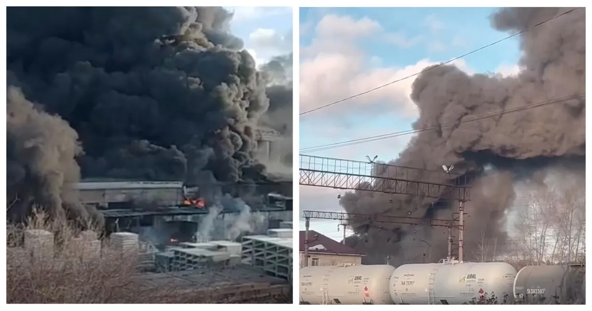 Появились кадры пылающего в Екатеринбурге цеха по производству полистирола Появились кадры пылающего в Екатеринбурге цеха по производству полистирола
