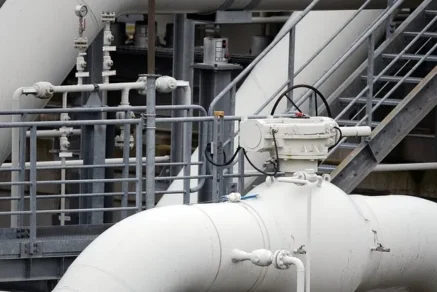 Россия приостанавливает поставки газа в Армению