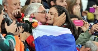 Приставы арестовали деньги на счетах Исинбаевой: подробности