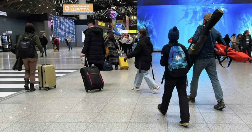 В Шереметьево пассажиры устроили акцию протеста