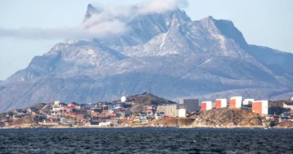 Премьер Гренландии призвал не паниковать на фоне угроз США