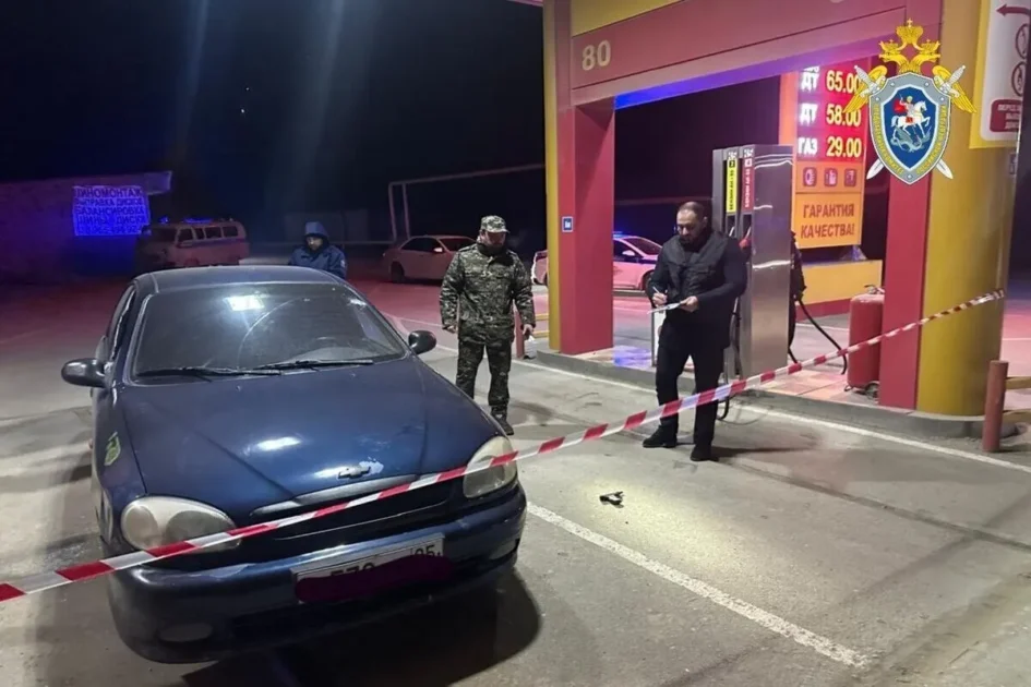 Мужчина открыл стрельбу по полицейским в Дагестане Мужчина открыл стрельбу по полицейским в Дагестане