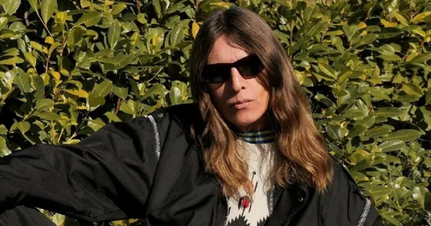 Стилист Лисовец рассказал, как носить кружево