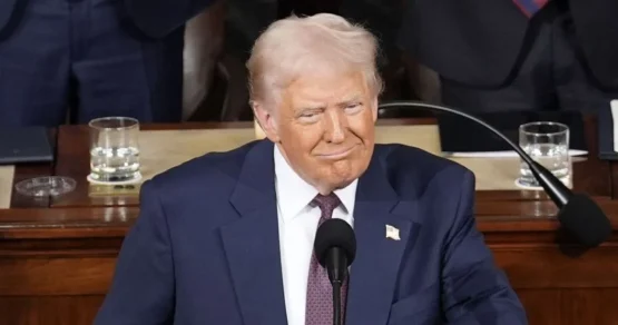 Трамп вызвал скандал из-за ролика с Бараком и Мишель Обамой