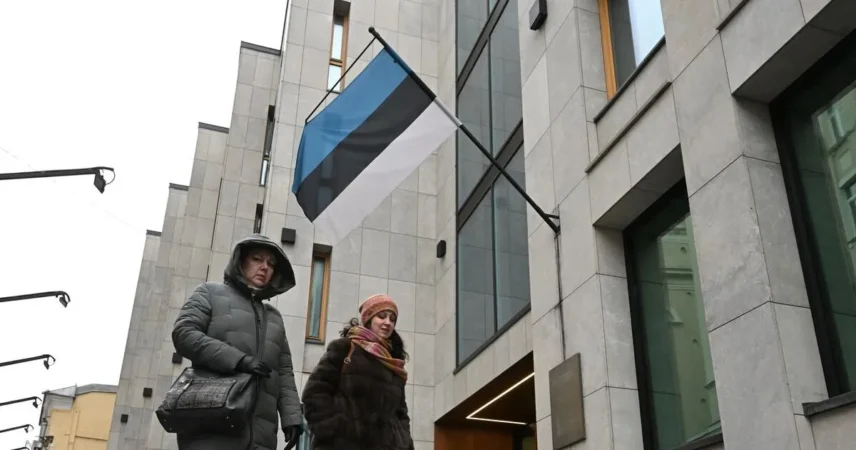 Эстония перекидывает войска ближе к границе с РФ