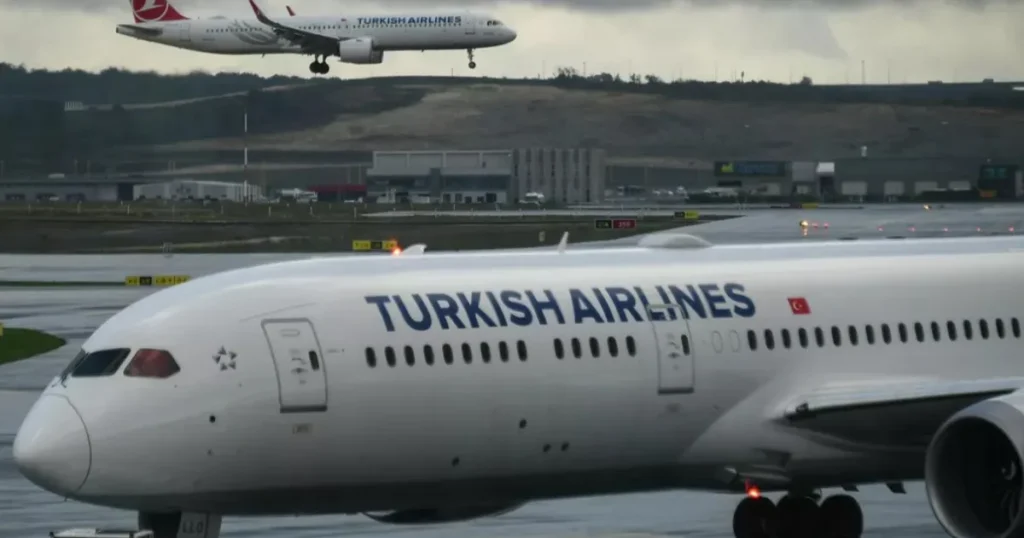 Shot: Россиянку в инвалидном кресле унизили в турецком аэропорту