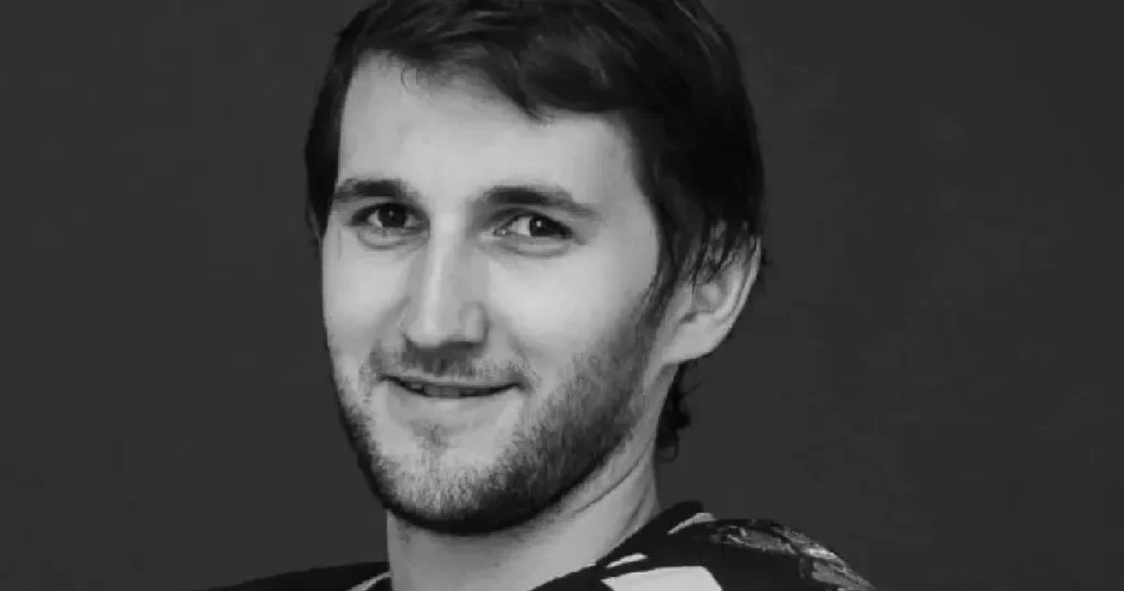 Скоропостижно скончался 33-летний хоккеист Кирилл Лебедев