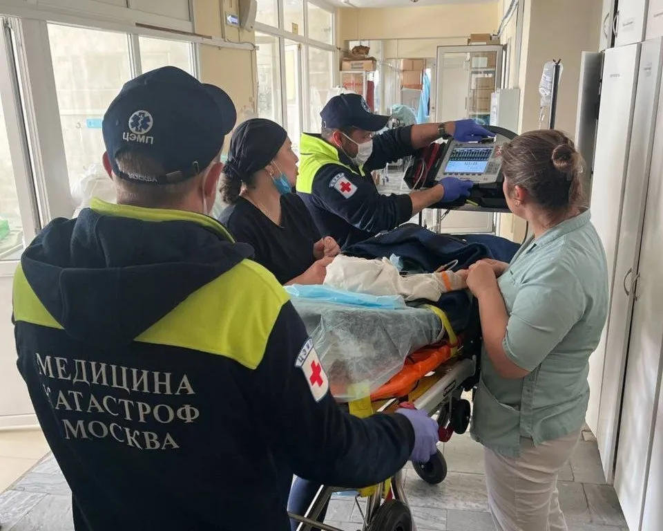Пассажиры рассказали о первых минутах после крушения поезда под Брянском