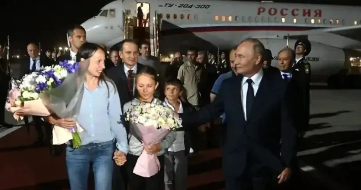 Стало известно, что ЦРУ шантажировало российских разведчиков их детьми Стало известно, что ЦРУ шантажировало российских разведчиков их детьми