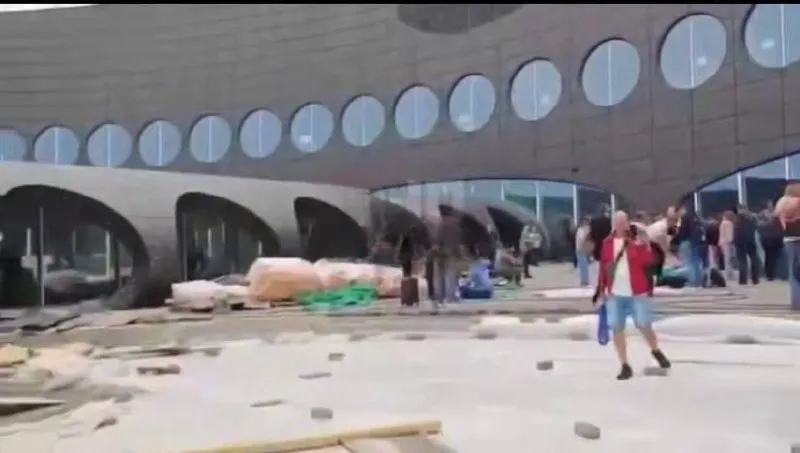 Появилось видео сильного землетрясения на Камчатке