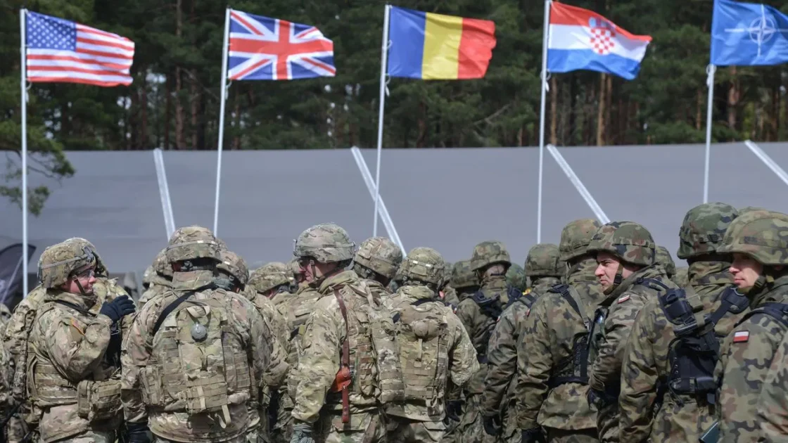 В Германии рассказали о подготовке НАТО к войне с Россией