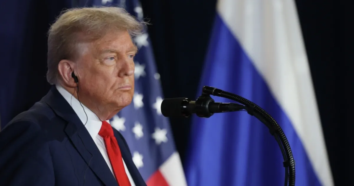 Трамп заявил о давлении на Россию и пообещал провести разговор с Путиным