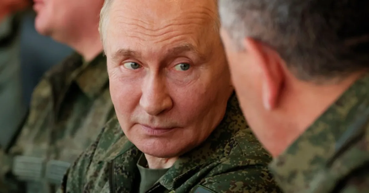 Владимир Путин рассказал, как едва не пострадал из-за мотоцикла Владимир Путин рассказал, как едва не пострадал из-за мотоцикла