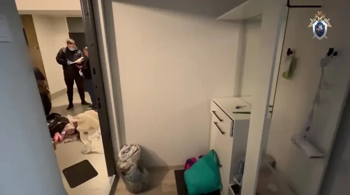 В Челябинске в диване было найдено тело пятилетней девочки В Челябинске в диване было найдено тело пятилетней девочки