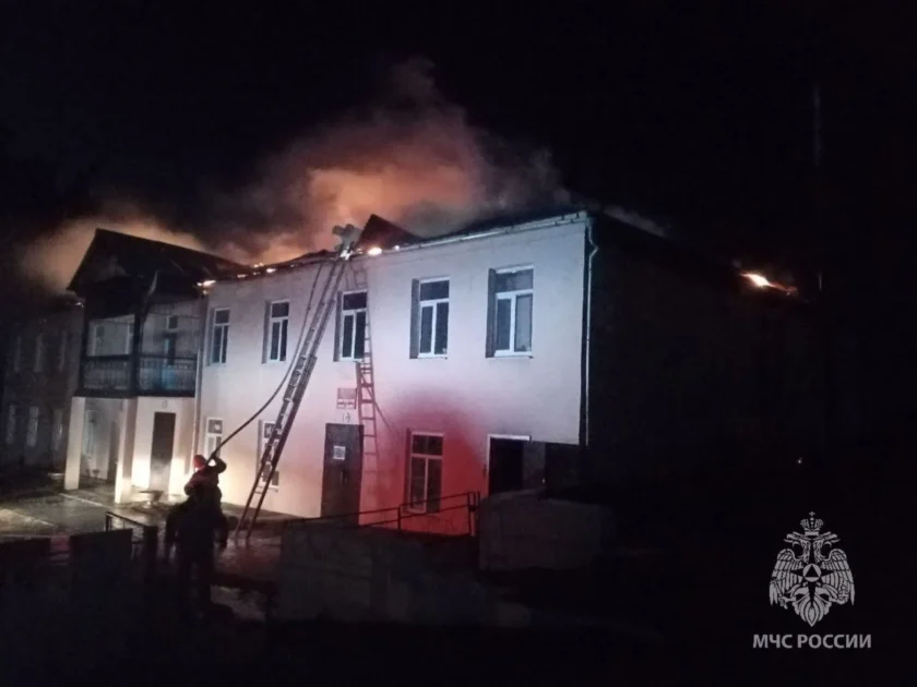 Дом культуры загорелся из-за голубиного помета в Забайкалье Дом культуры загорелся из-за голубиного помета в Забайкалье