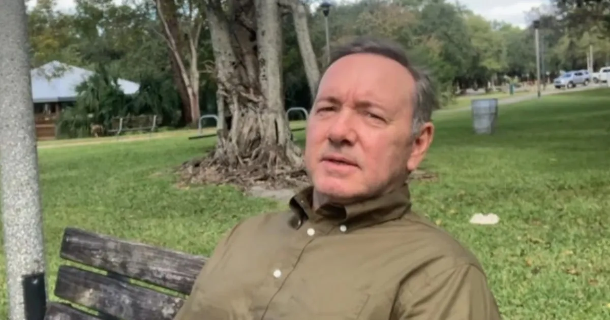 Звезда Голливуда Кевин Спейси назвал себя бомжом