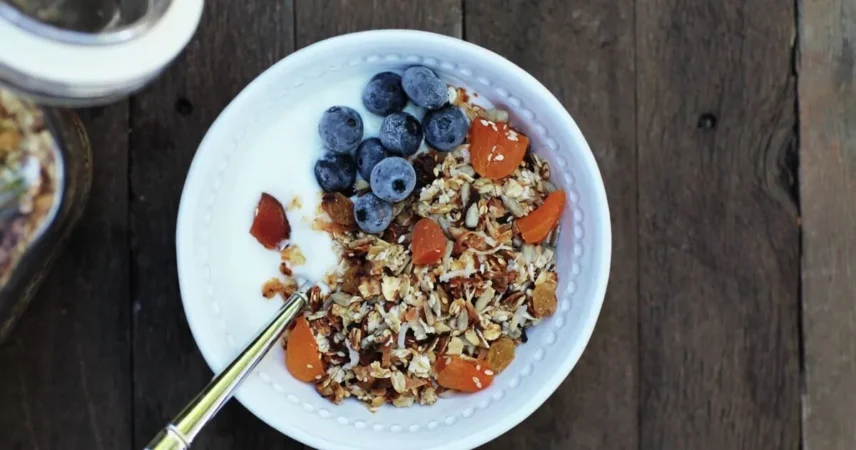 Ученые нашли опасный «вечный химикат» в популярном блюде для завтрака