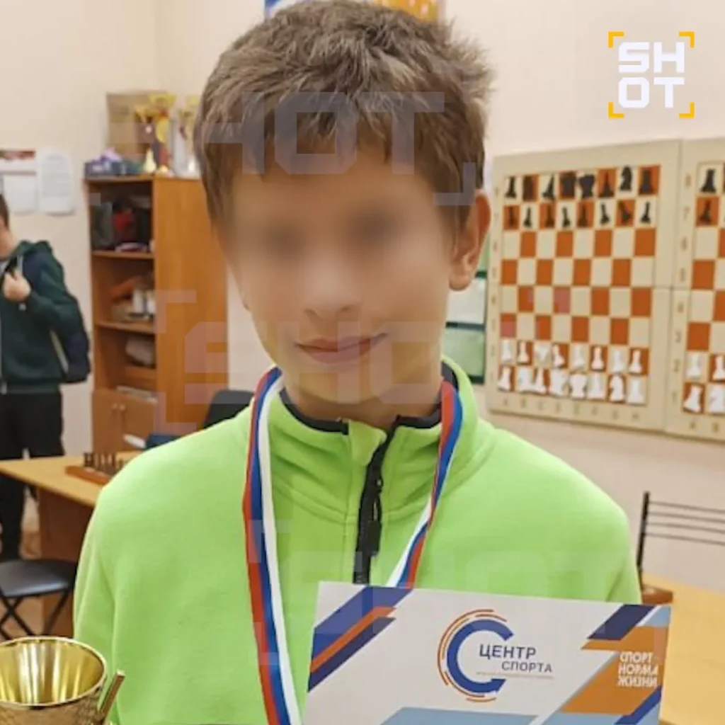 Школьник в Санкт-Петербурге с ножом накинулся на учителя математики