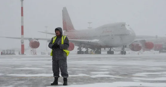 Более сотни рейсов задержали в аэропортах Москвы