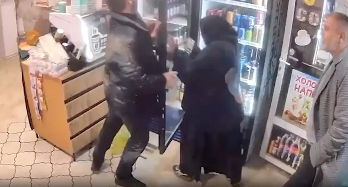 Сын депутата вместе с приятелями разгромил продуктовый магазин в Дагестане