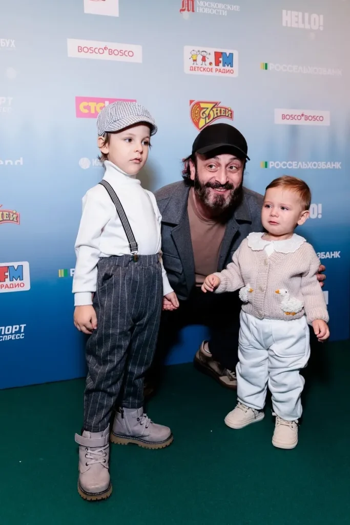 Илья Авербух показал подросших детей от Лизы Арзамасовой