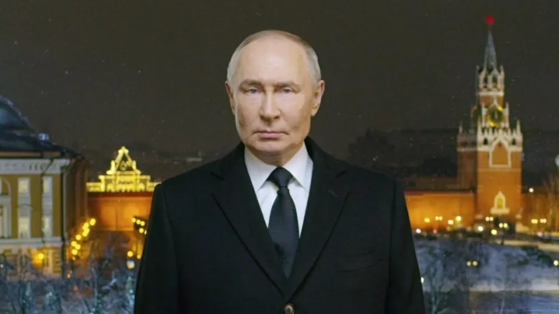 Владимир Путин выступил с новогодним обращением из Кремля