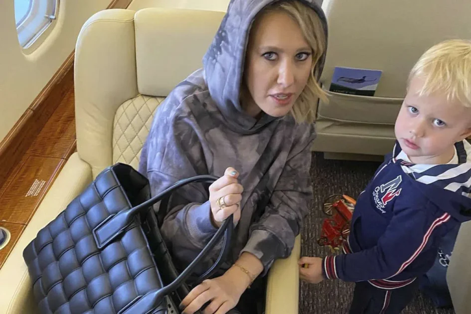 Сын Собчак устроил матери допрос из-за постороннего мужчины в доме