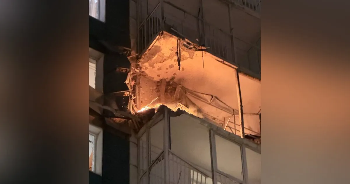 Беспилотник врезался в жилой дом в Воронеже Беспилотник врезался в жилой дом в Воронеже