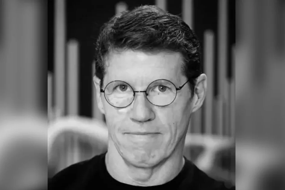 Автор музыки к «Губке Бобу» и «Семейке Адамс» Гай Мун погиб в Лос-Анджелесе