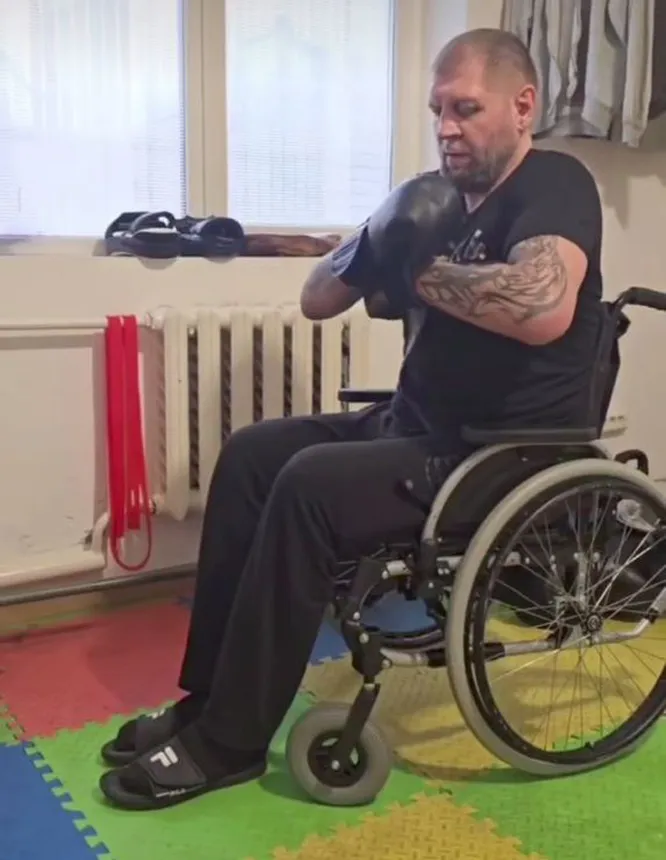 Российский боец Александр Емельяненко заявил, что ему нужен миллион долларов на лечение