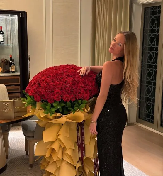 28-летняя дочь Дмитрия Пескова показала кадры празднования своего дня рождения