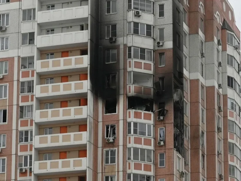 Подъезд может обрушиться в многоэтажке в Ростове-на-Дону