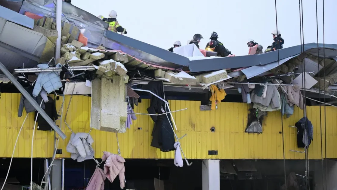В Новосибирске рухнула крыша торгового центра