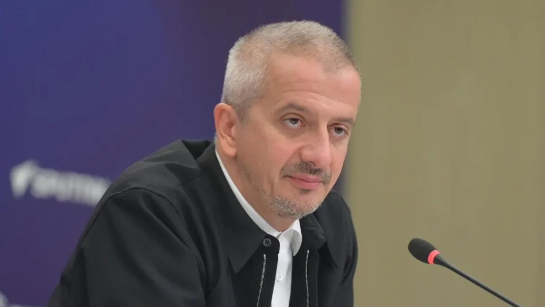 Выпускники школы-студии МХАТ выступили против назначения Богомолова Выпускники школы-студии МХАТ выступили против назначения Богомолова