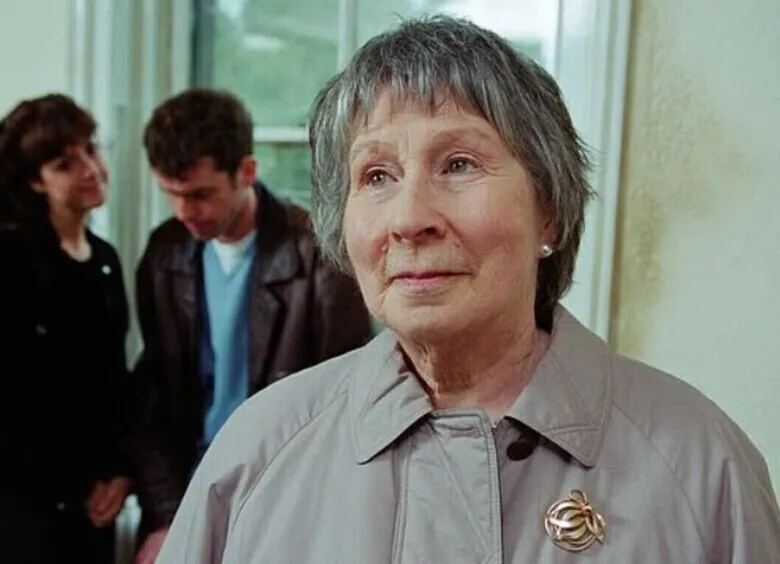 На 105-м году жизни скончалась звезда британских мыльных опер