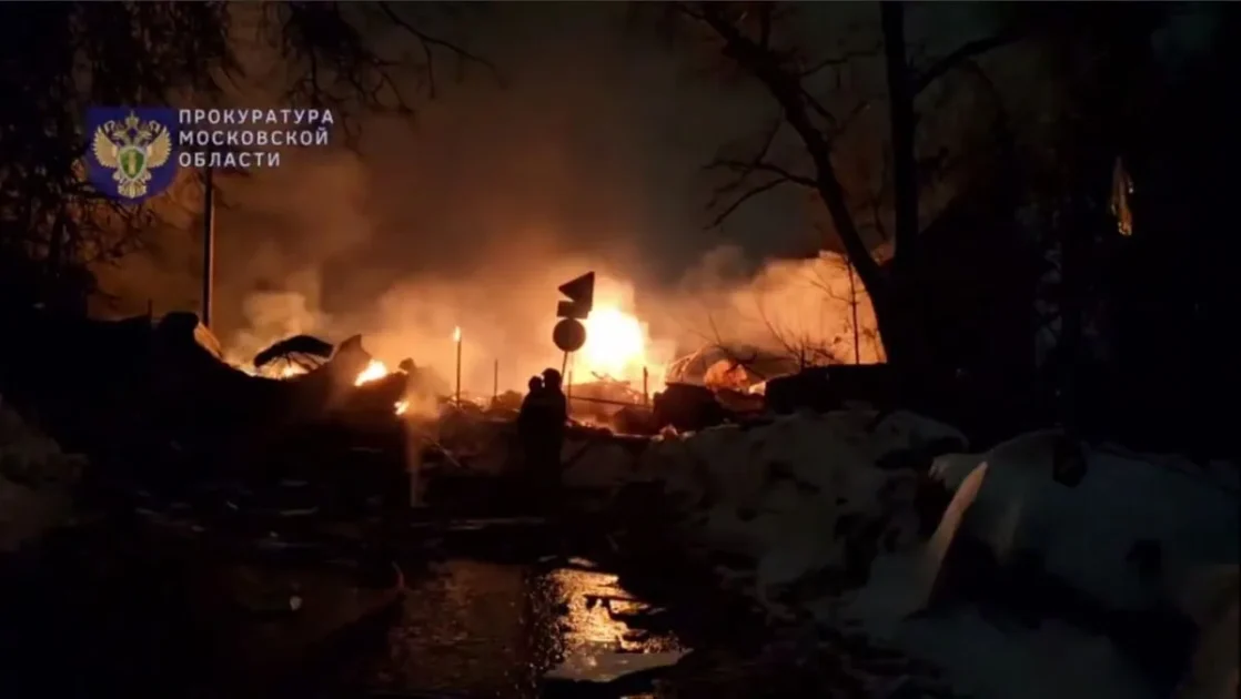 В Сергиевом Посаде загорелись жилые дома В Сергиевом Посаде загорелись жилые дома