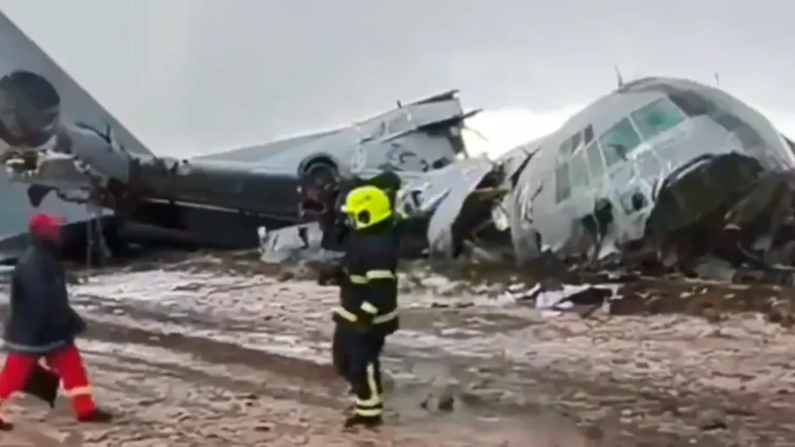 В Боливии упал самолет с деньгами