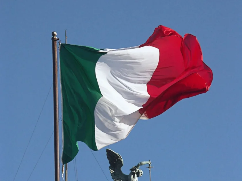 Глава МИД Италии опозорился из-за даты начала атаки на Иран