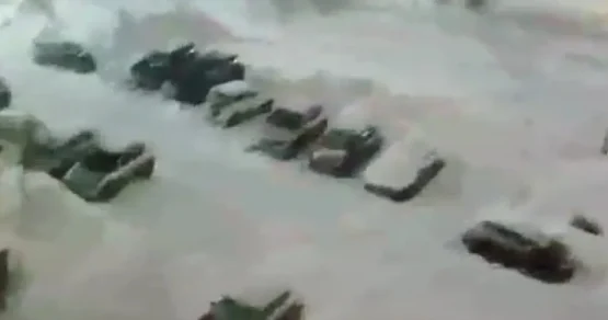 Момент мощного землетрясения в Магадане попал на видео