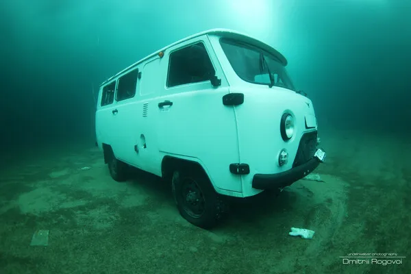 Появилось фото затонувшей вместе с туристами буханки на Байкале