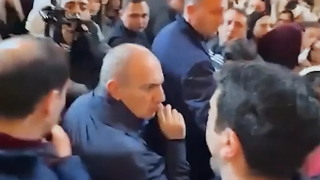 В церкви Еревана произошёл конфликт с участием Пашиняна В церкви Еревана произошёл конфликт с участием Пашиняна