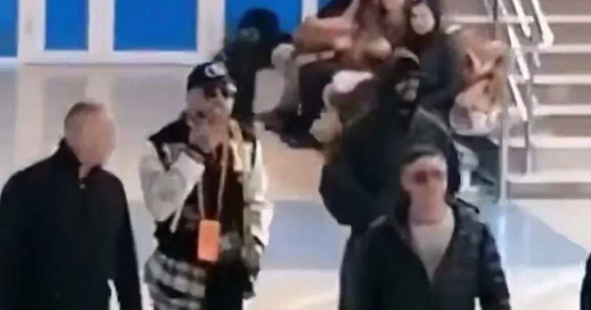 Представитель Киркорова прокомментировала инцидент с курением певца в аэропорту Представитель Киркорова прокомментировала инцидент с курением певца в аэропорту