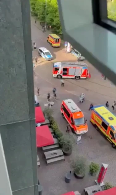 Автомобиль въехал в толпу в центре Лейпцига